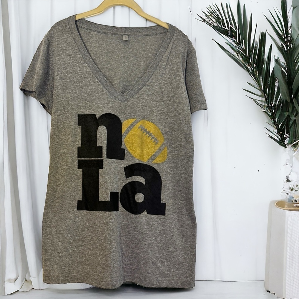 Fleurty Girl NOLA Football V Neck Tee Large NWOT